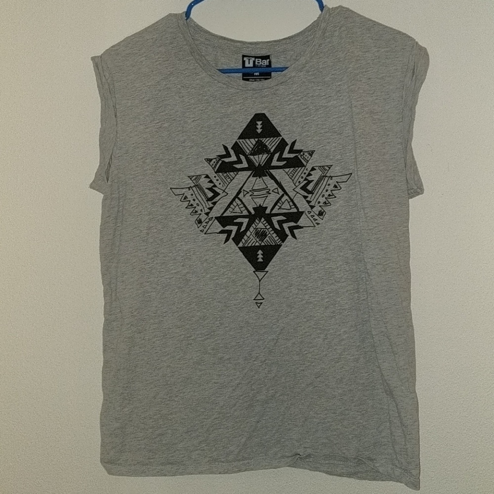 Cotton on tbar tribal gray folded sleeves size M